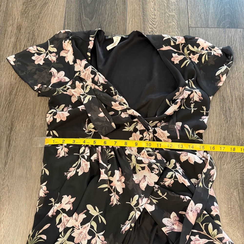 Ryan Michelle Floral Wrap Maxi Dress Black Pink Boho Chiffon Flutter Sleeve M - Picture 13 of 15